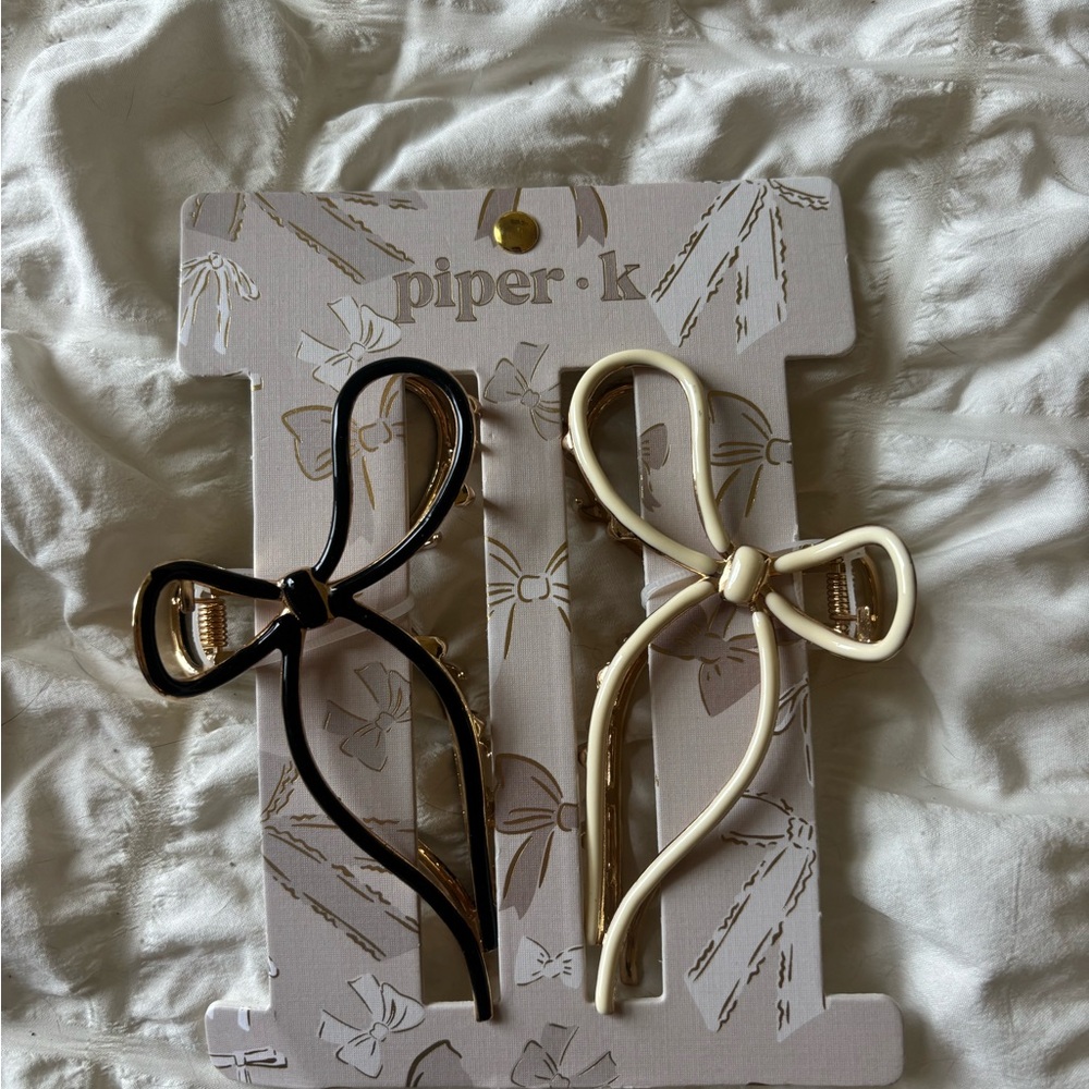Piper K Black and Cream Hair Clip Set